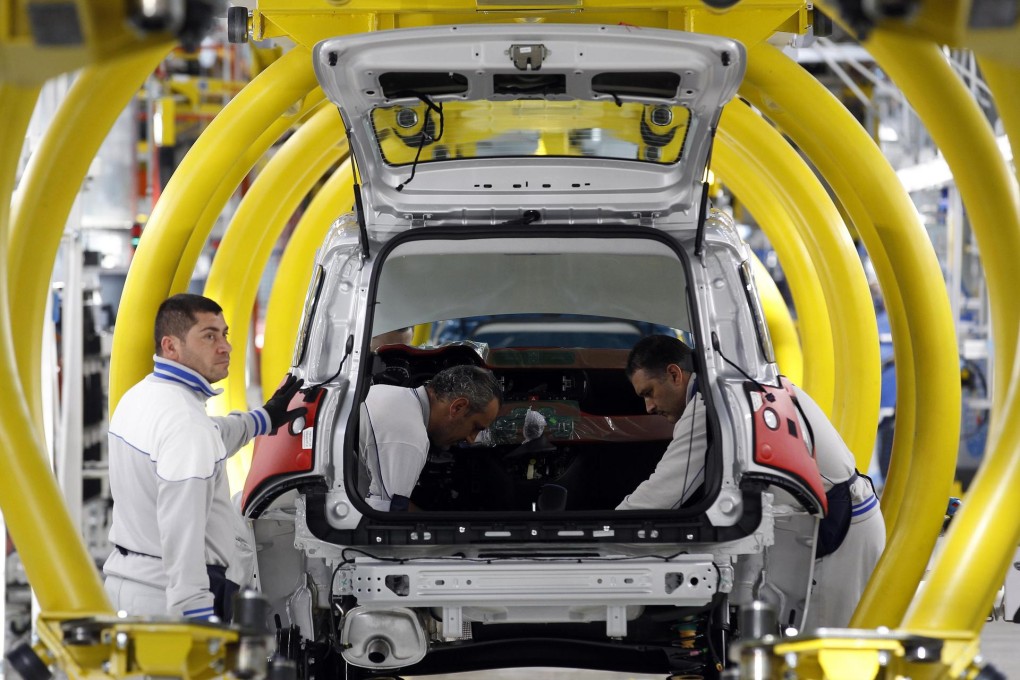 Fiat's plan to cut losses in Europe depends on its ability to deepen ties with Chrysler. Photo: Reuters