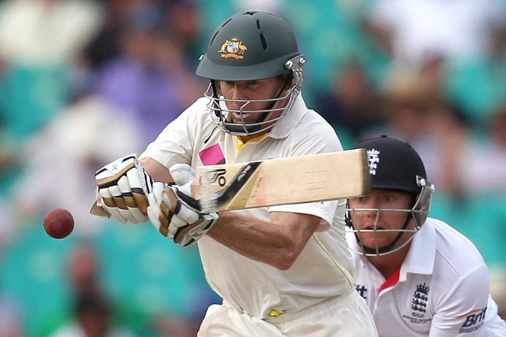 Australia's Chris Rogers attacks the England bowling on the second day of the final Ashes test. Photo: AP