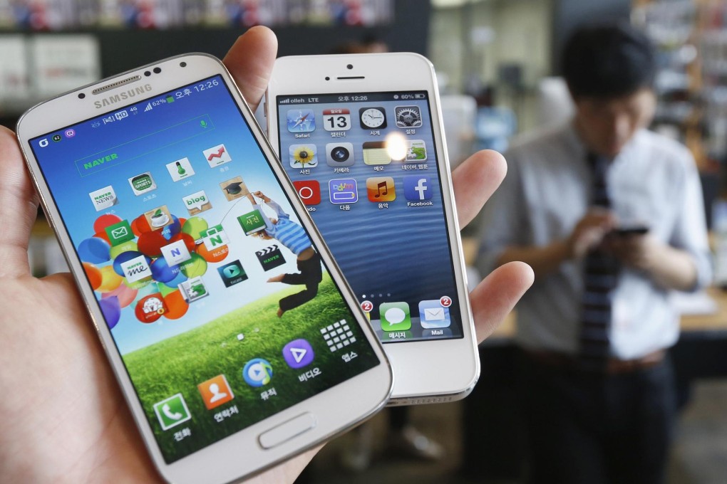 Sales of Samsung Electronics' flagship smartphone Galaxy S4 have slowed after Apple's iPhone 5 came on the market. Photo: Reuters