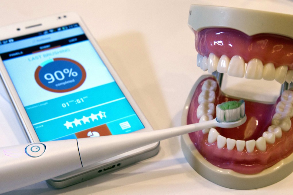 An electronic toothbrush that can be linked to a smartphone