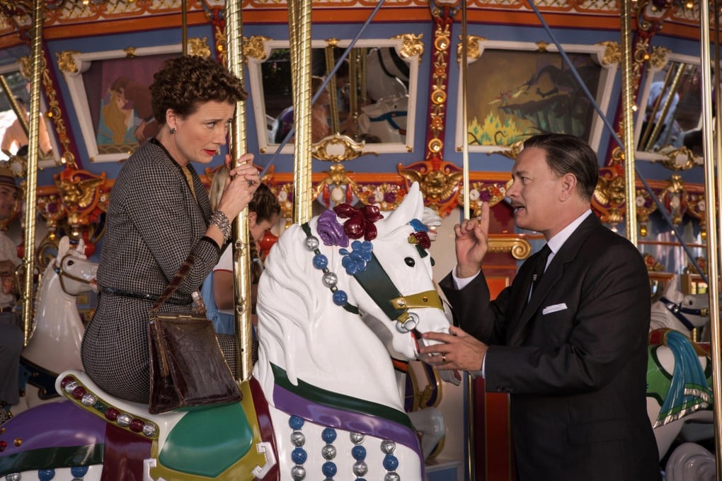 Mrs Travers (Emma Thompson) visits Disneyland with Walt Disney (Tom Hanks).
