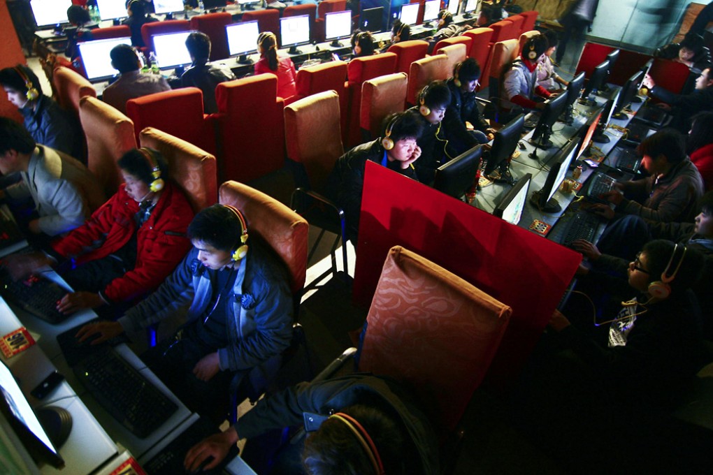 More than 200,000 people lent a total of 105.8 billion yuan on mainland P2P lending platforms last year, but 1.2 billion yuan of their money was lost. Photo: AP