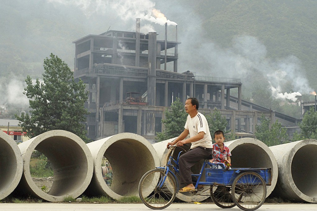 The Hubei scheme will cap emissions from 138 power generators and manufacturers at around 300 million tonnes of carbon dioxide a year. Photo: Reuters
