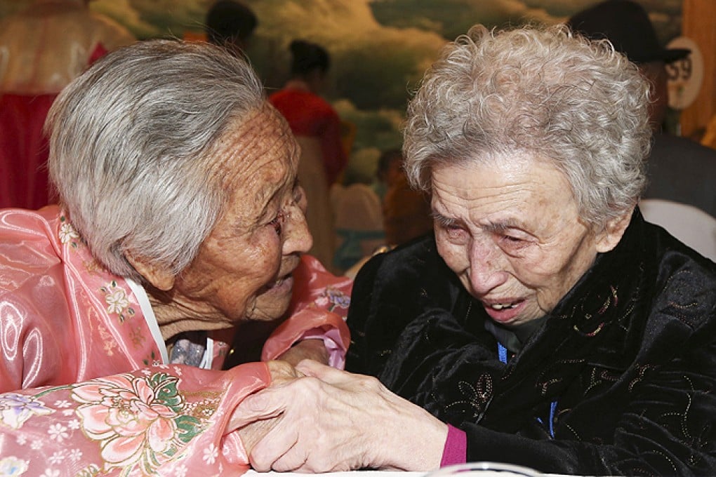 South Korean Lee Young-shil, 87 (right) meets with her North Korean sister Lee Jong Shil, 84, during the Separated Family Reunion Meeting at Diamond Mountain resort in North Korea, on Thursday. Photo: AP