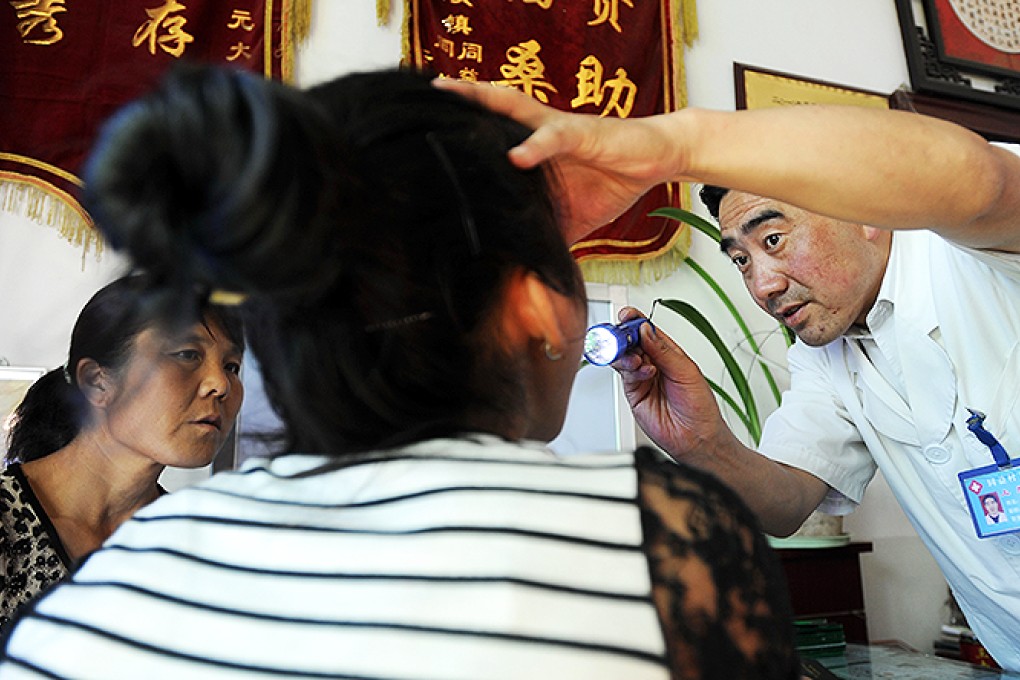 Informal money transactions between patients and doctors is a frequent occurrence on the mainland. Photo: Xinhua