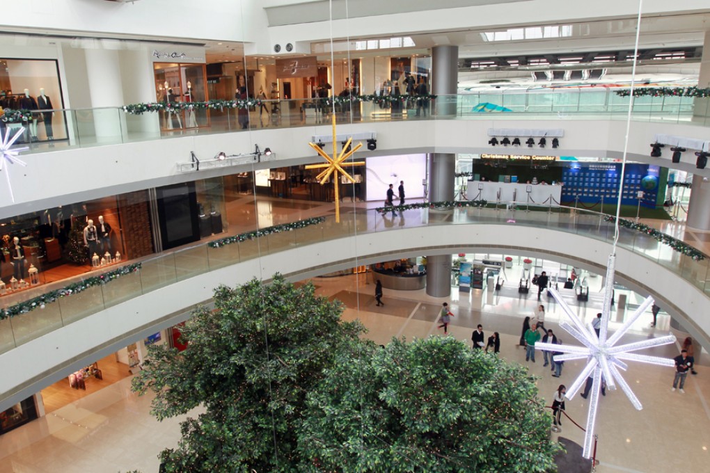 Big mall operators are providing free wireless access to the internet.