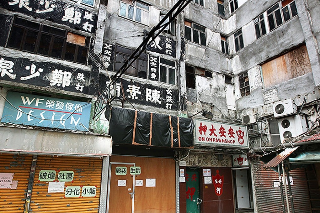 The hawker bazaar lies silent on Hip Wo Street in Kwun Tong. Photo: Nora Tam