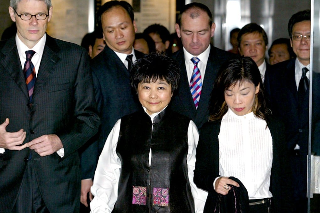 Nina Wang (left) in 2005, during another of the many court cases over the Chinachem empire built by her husband. Photo: Robert Ng