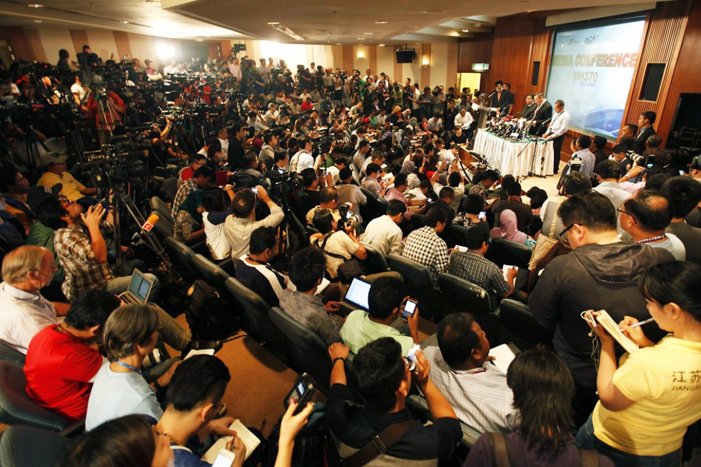 A press conference at Kuala Lumpur International Airport. There is still no concrete information about the missing flight. Photo: EPA