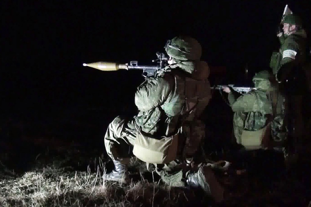 Russian paratroopers take part in a night drill 150km outside Russian southern town of Rostov-on-Don. Photo: AFP