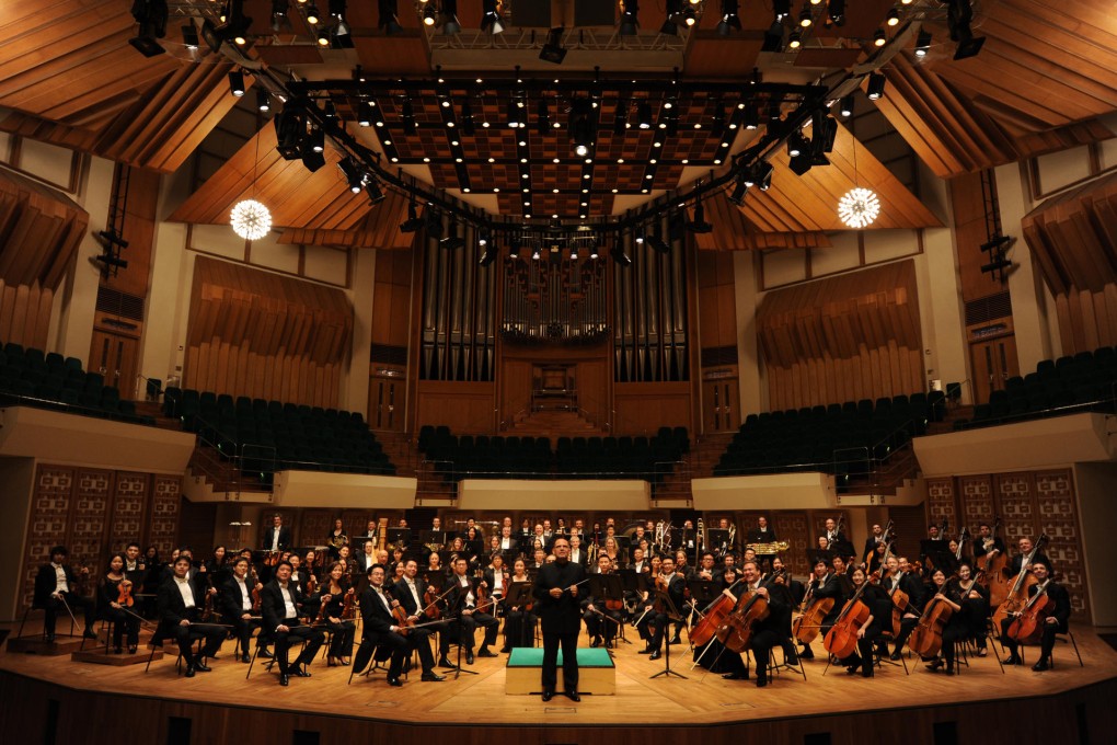Jaap van Zweden with the HK Phil. Photos: Cheung Chi Wai, Bert Hulselmans