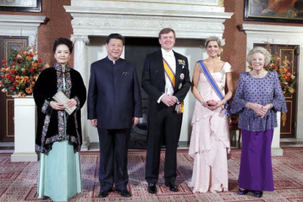 President Xi Jinping and Peng Liyuan with Dutch King Willem-Alexander, Queen Maxima and former Queen Beatrix. Photo: Xinhua