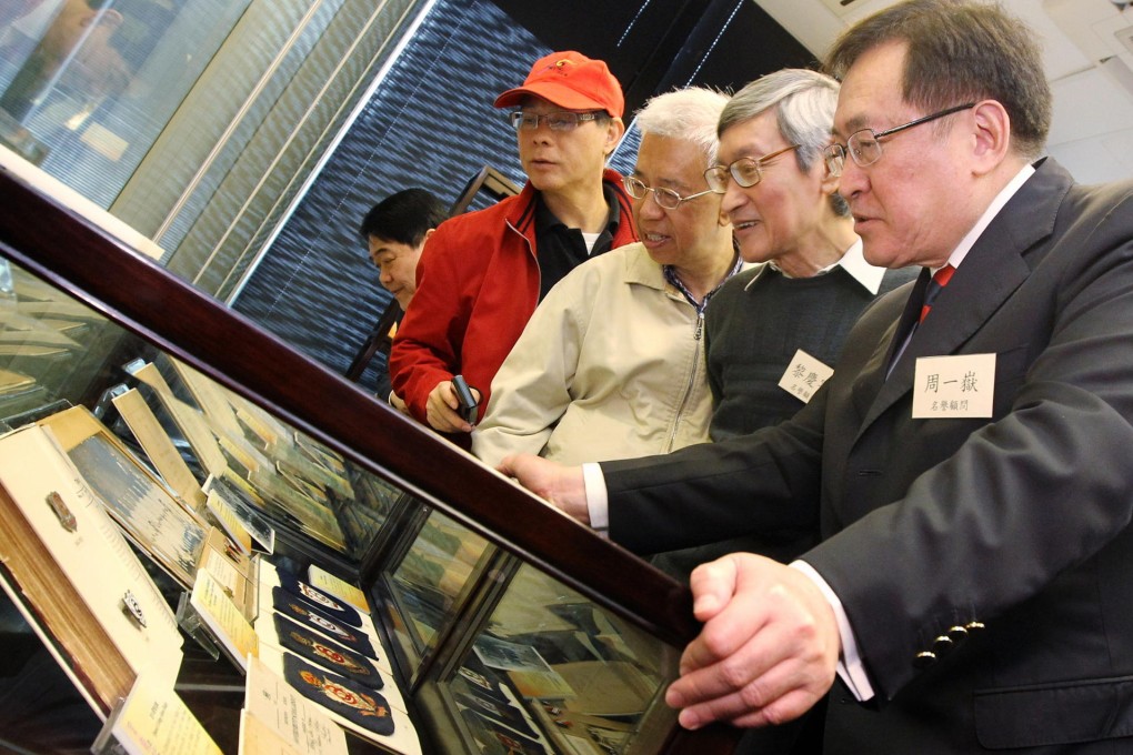 Dr York Chow (far right), Peter Lai (second from right) and other college alumni. Photo: Edward Wong