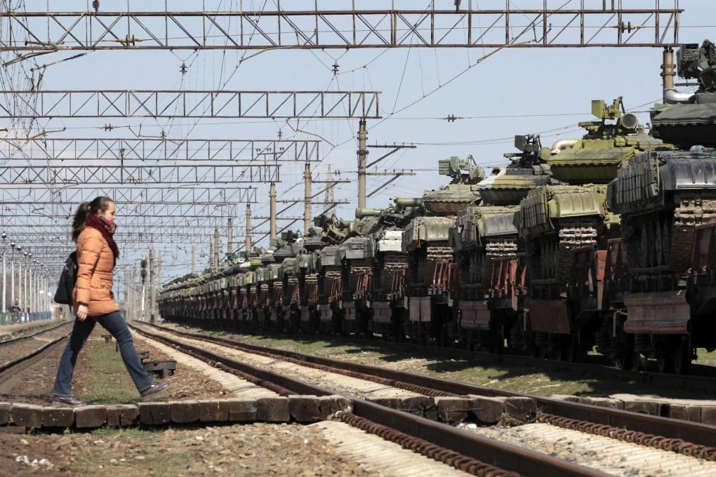 Ukrainian tanks that have been loaded on freight cars for their departure from Crimea to other regions of Ukraine. Photo: Reuters