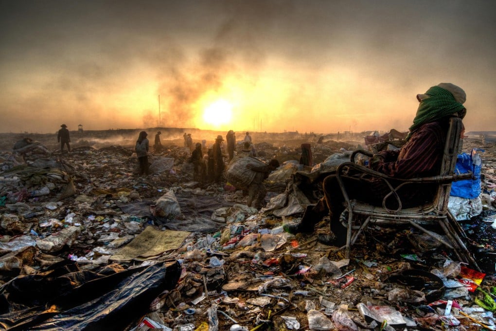 The municipal rubbish dump, in Phnom Penh's Stung Meanchey neighbourhood. Photo: Alessandro Vannucci/Corbis Images