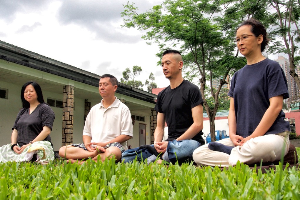 Mindfulness has been found to reduce short-term negative emotions, reduce distraction from the task at hand, and reduce the impact of negative information on attitudes and persistence. Photo: Thomas Yau