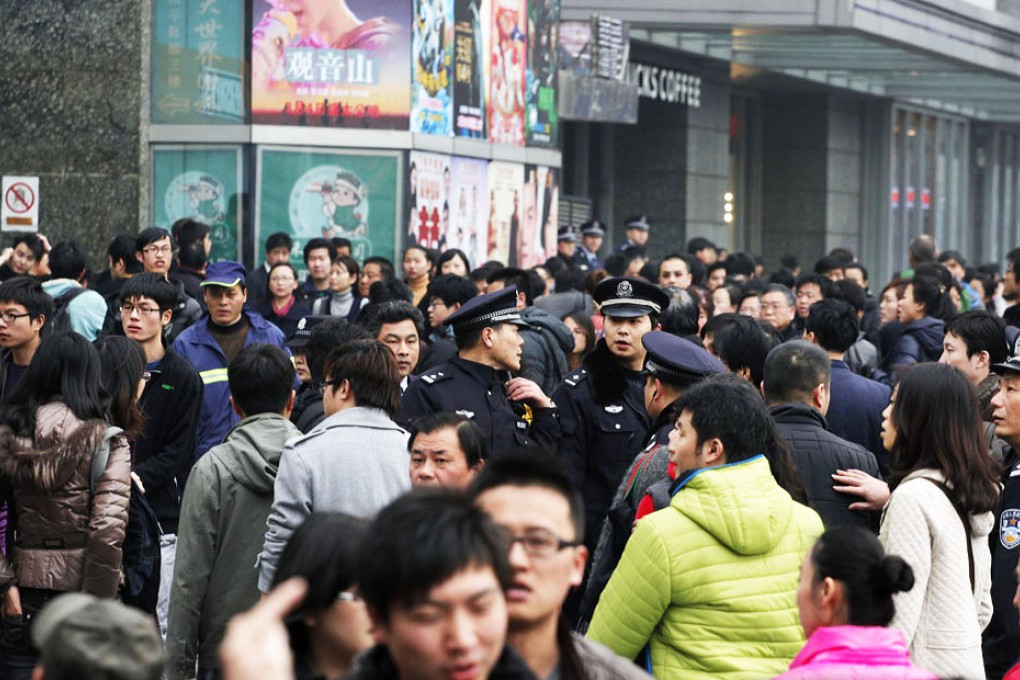 A huge leak of informants' details has has exposed a security flaw on the Shanghai police website. Photo: Reuters
