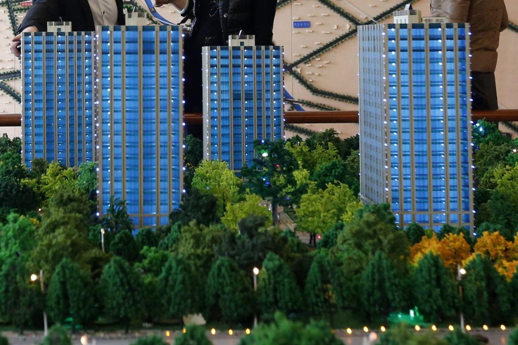 As home sales in Beijing decline, more mainlanders are buying houses overseas. Photo: Reuters