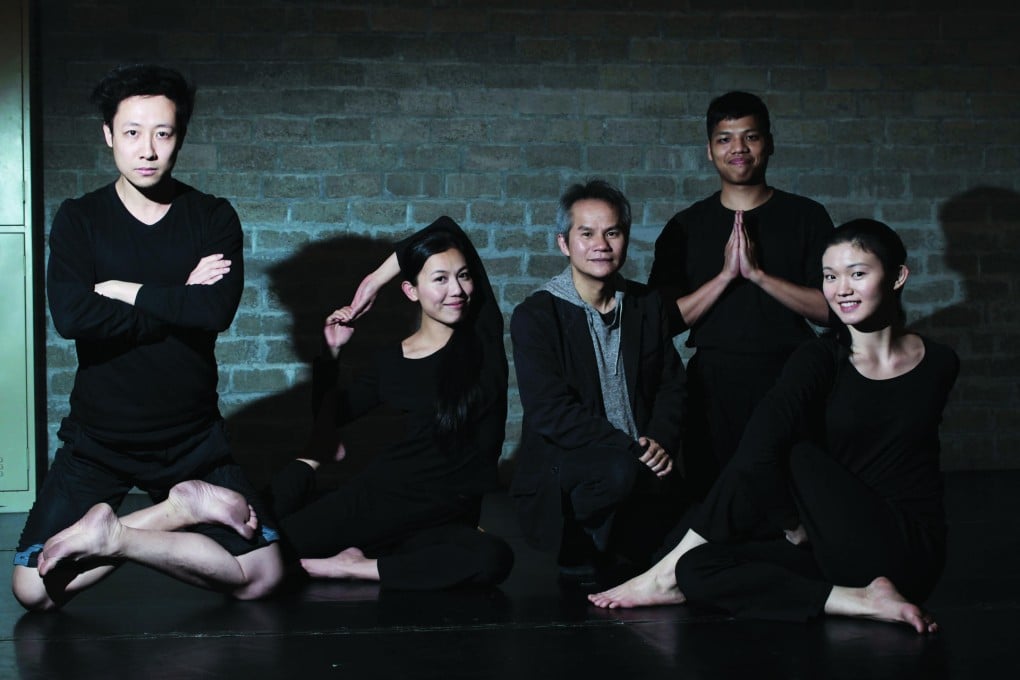 Tang Shu-wing (centre) bounces life's big questions off (from left) Aska Leung, Ivy Pang, Wong Chun-tat, and Lai Yuk-ching. Photos: Thomas Yau