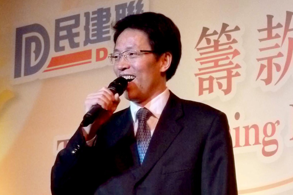 Zhang Xiaoming sings for his supper - raising funds for the Democratic Alliance for the Betterment and Progress of Hong Kong at last night's event. Photo: Fanny Fung