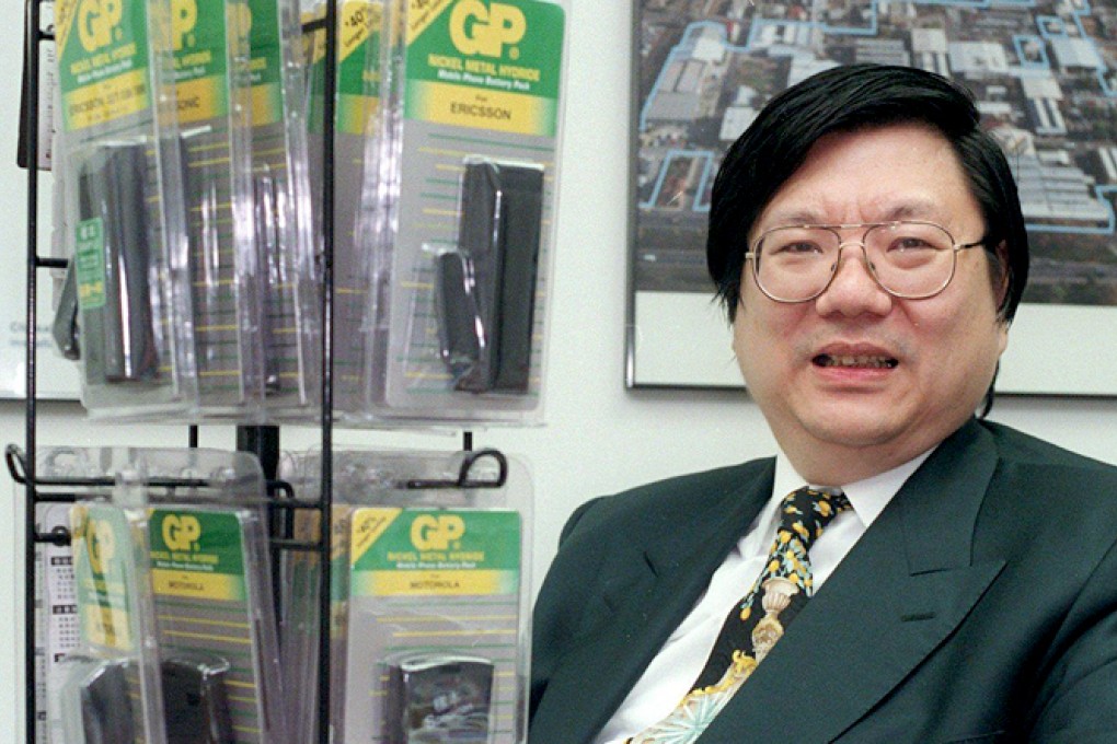 Andrew Ng Sung-on jumped to his death from the roof of his office building in Kwai Chung yesterday.