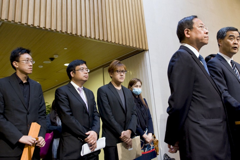 Speaking after closed-door talks with Philippine officials yesterday, the chief executive (1st right) said the demands for an apology, compensation, punishment and tourism safety measures had been settled. Photo: SCMP