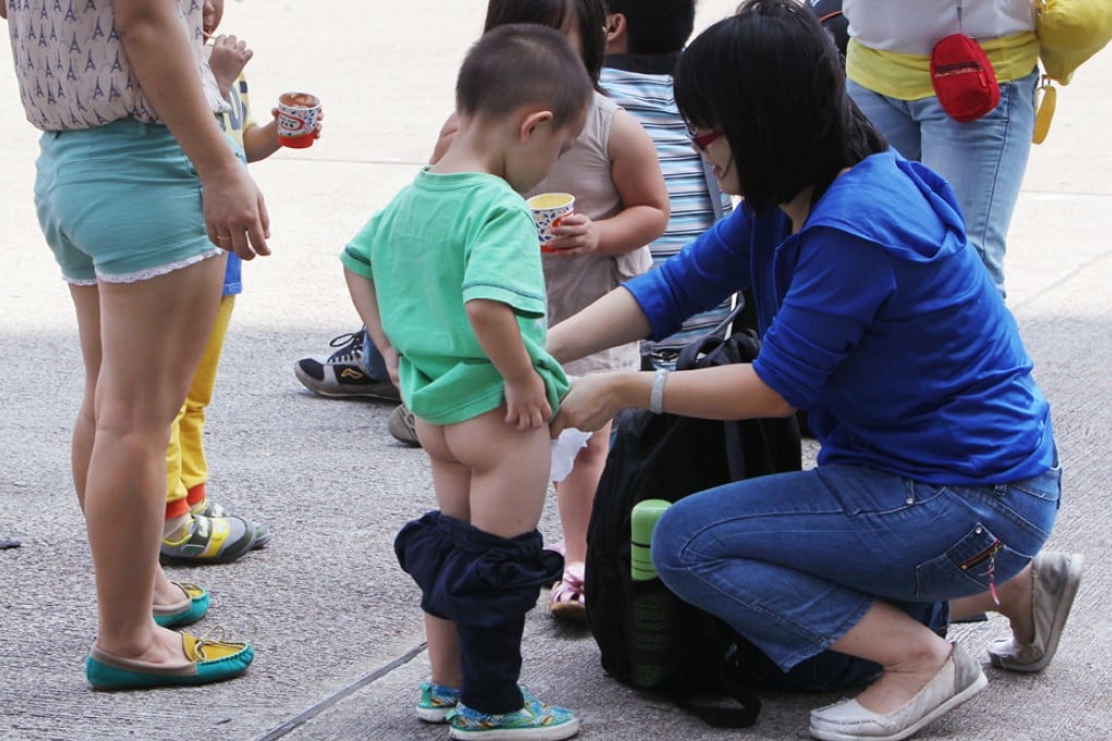 ichildren pee on the street in china 