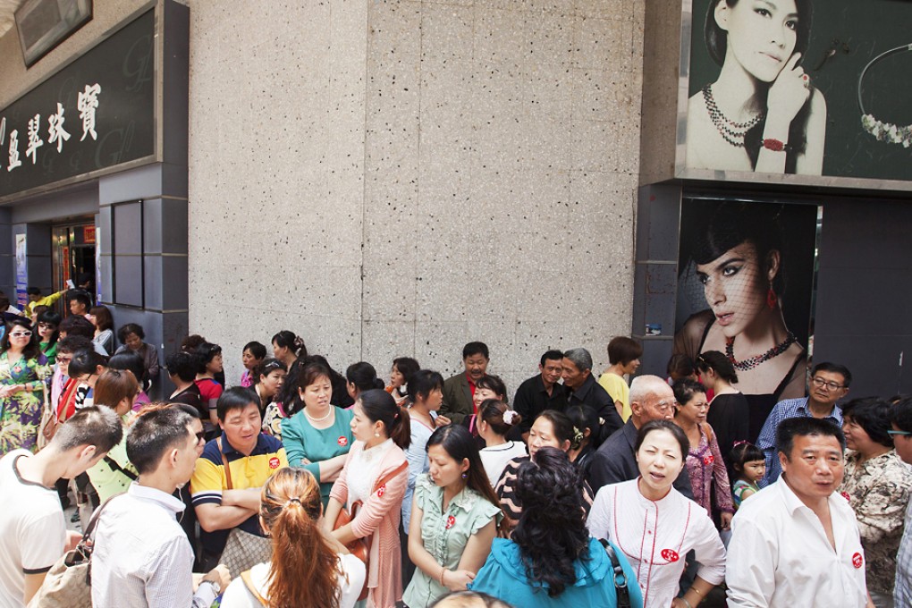 While three out of four tourists in Hong Kong last year were from the mainland, visitors from other countries are growing in numbers. Photo: EPA