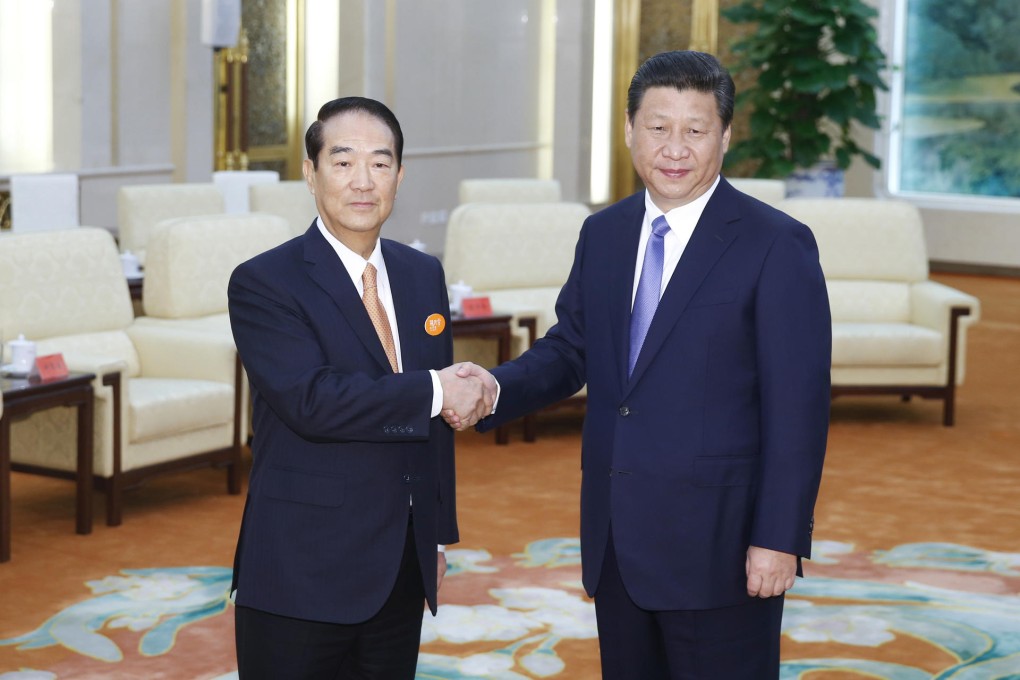 President Xi Jinping (right) meets Taiwan's James Soong for the first time in Beijing yesterday. Photo: CNS