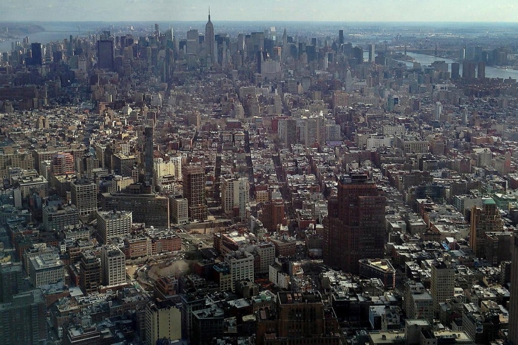 Buyers are using cash for trophy apartments in Manhattan and to gain an advantage over borrowers who depend on loans to finance a purchase. Photo: Bloomberg