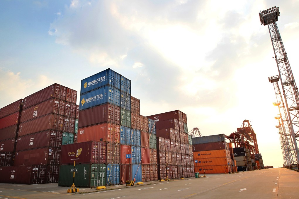 Manila Mayor Joseph Estrada enacted a truck ban on February 24 to ease traffic in rush hour, which leaves cargo containers piling up on Manila's docks. Photo: Dickson Lee