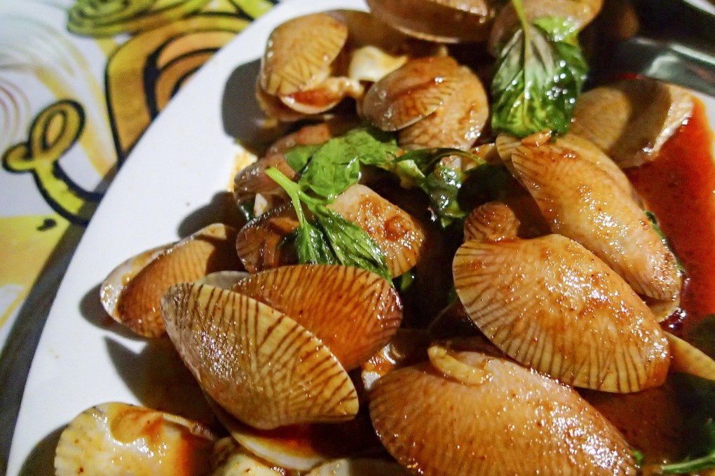 Thai wok-fried clams from Bang Por Seafood restaurant, which features traditional Thai cooking. Photos: Photos: Vicki Williams