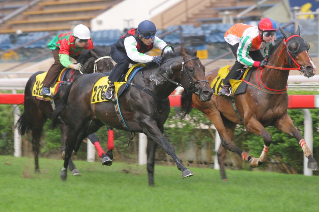 Karis Teetan drives Five Up High to the lead to win the second trial over 1,000m at Sha Tin on Thursday. Photos: Kenneth Chan