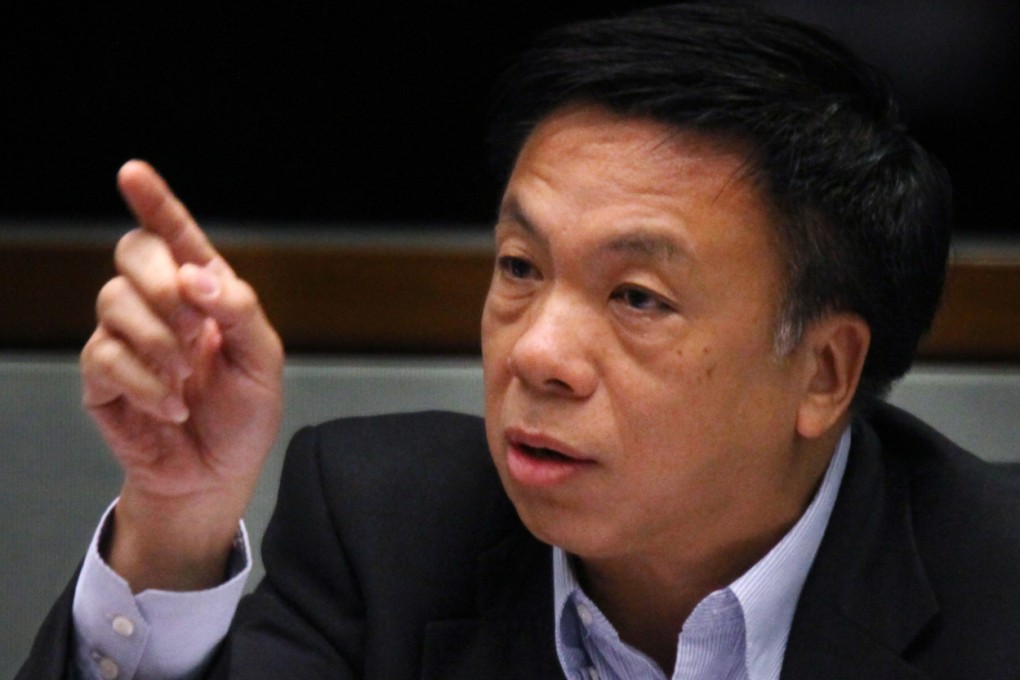 Lawmaker Christopher Chung Shu-kun could have voiced his criticism with better language skills.