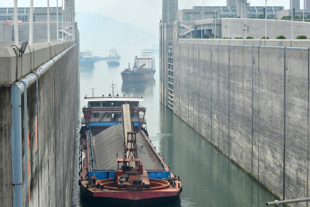 River vessels line up to pass through the five-level ship lock at the Three Gorges Dam in Yichang, Hubei. Photo: Xinhua