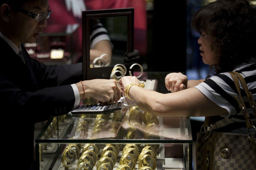 Gold traders agreed on a daily price to apply in all retail outlets, the reports said. Photo: Bloomberg