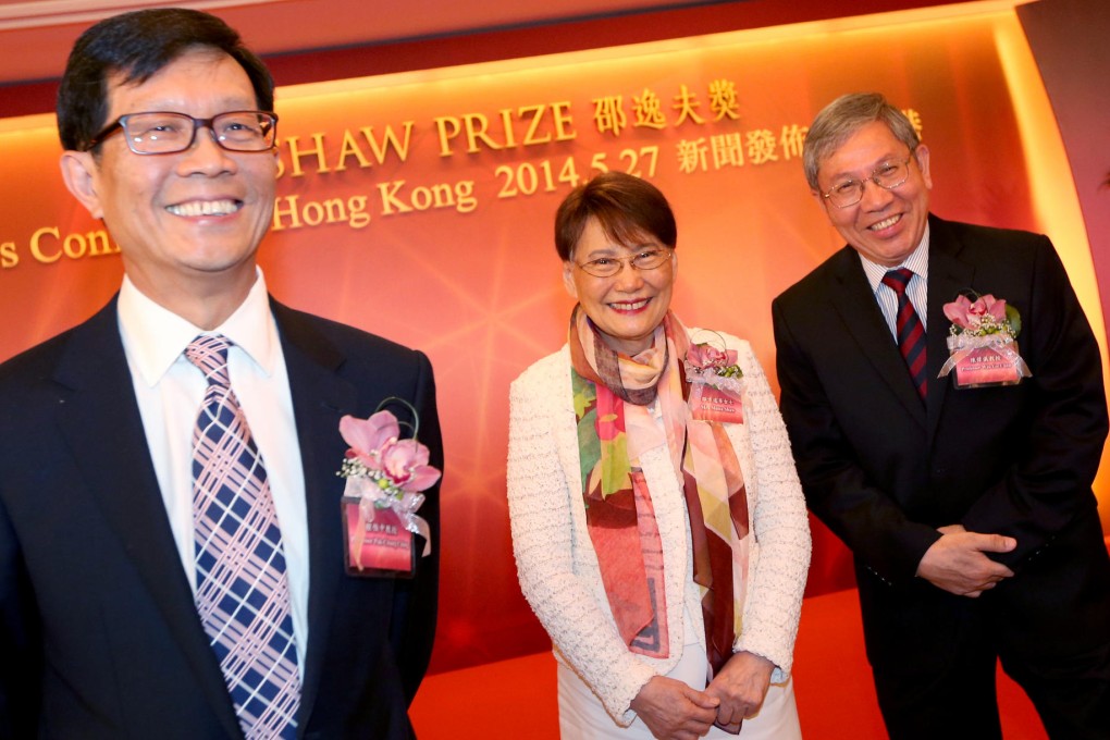 Council members Ching Pak-chung (left) and Chan Wai-yee (right) and Mona Fong Yat-wah, widow of Sir Run Run Shaw. Photo: David Wong