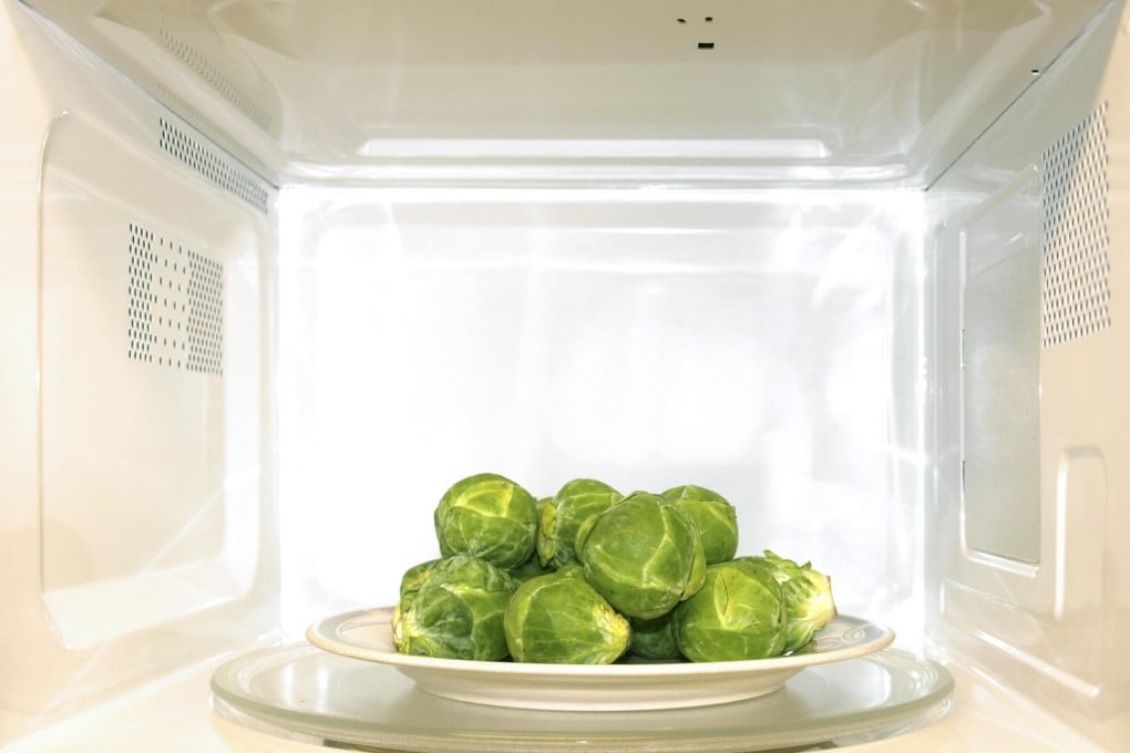 Health questions: does microwaving vegetables destroy their nutrients?