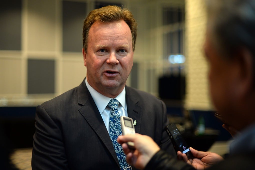 Australian Rugby Union chief Bill Pulver says players have to have a full season with a local team before being eligible for national selection. Photo: AFP
