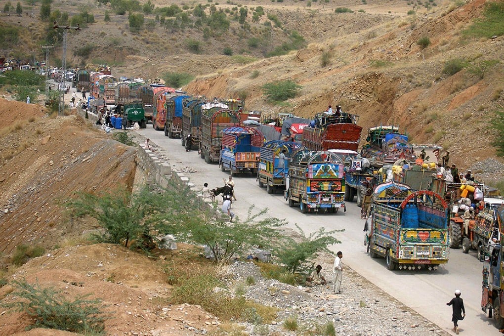 Vehicles line up at a security checkpoint as they arrive in northwest Pakistan's Bannu on Thursday. Photo: Xinhua