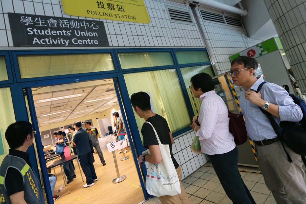 People vote at City University, Kowloon Tong. Photo: David Wong