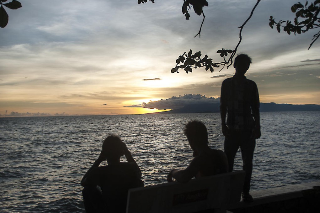 Sunset boulevard: another glorious day draws to a close on the waterfront.