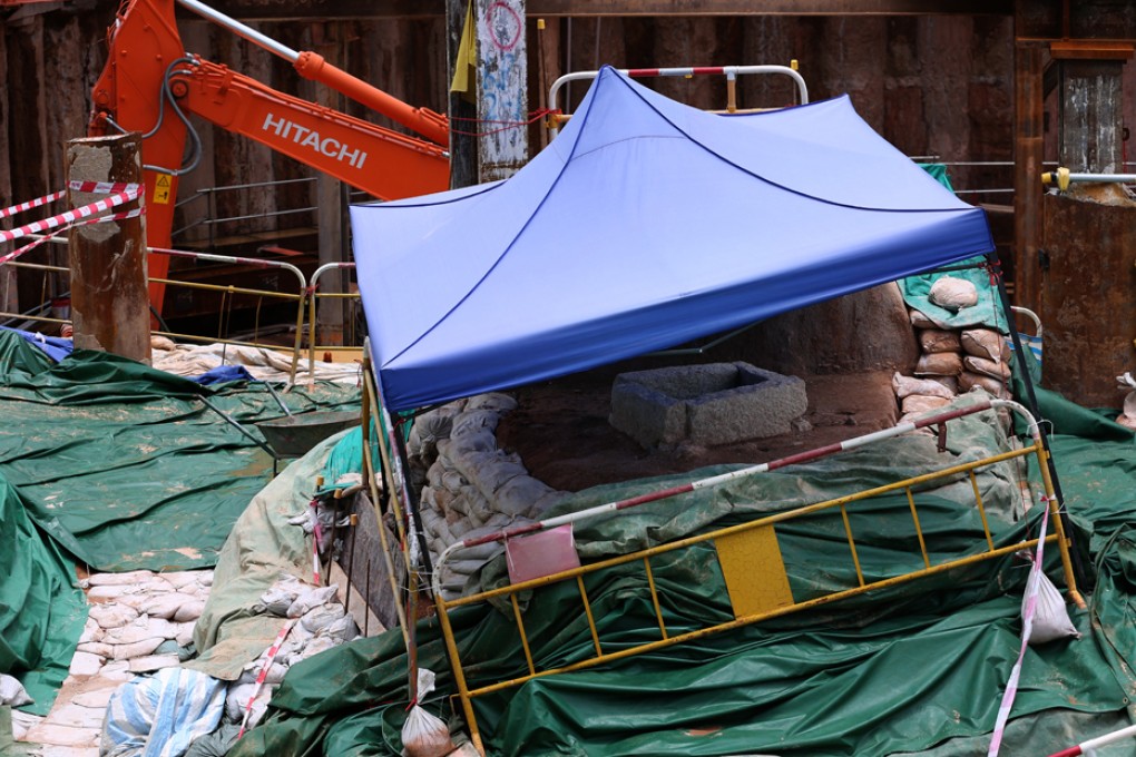 MTR Corporation is taking measures such as erecting hoardings to protect the To Kwa Wan site with unearthed ancient relics for further archaeological study.
