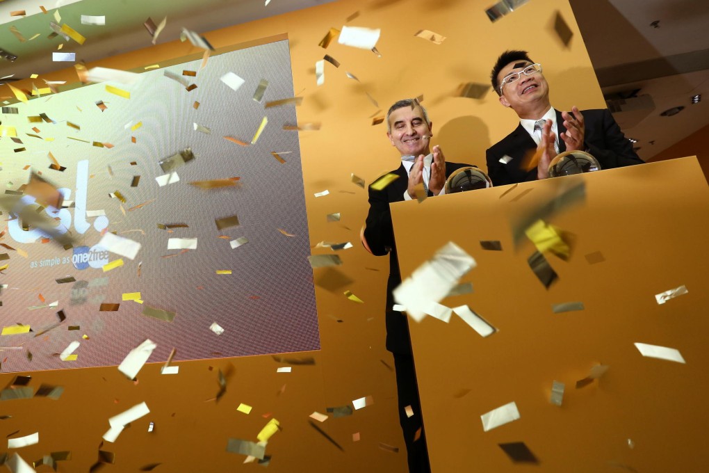 HKT's managing director Alex Arena and chief marketing officer for wireless business Bruce Lam Kwok-shing. Photo: Jonathan Wong