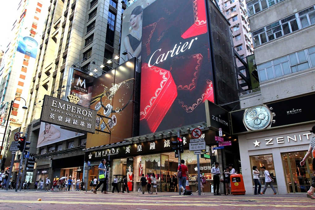 Russell Street in Causeway Bay. Investors began to cut the asking rents because high-income mainland tourists have now changed their consumption habits. Photo: SCMP