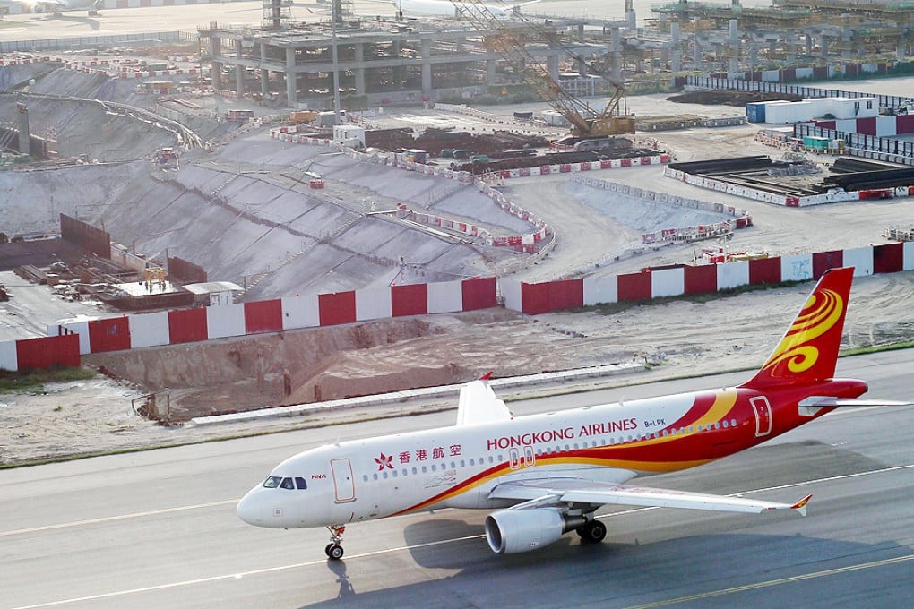 Hong Kong Airlines is planning a market first with a dual-currency float aimed at raising about US$500 million. Photo: Nora Tam