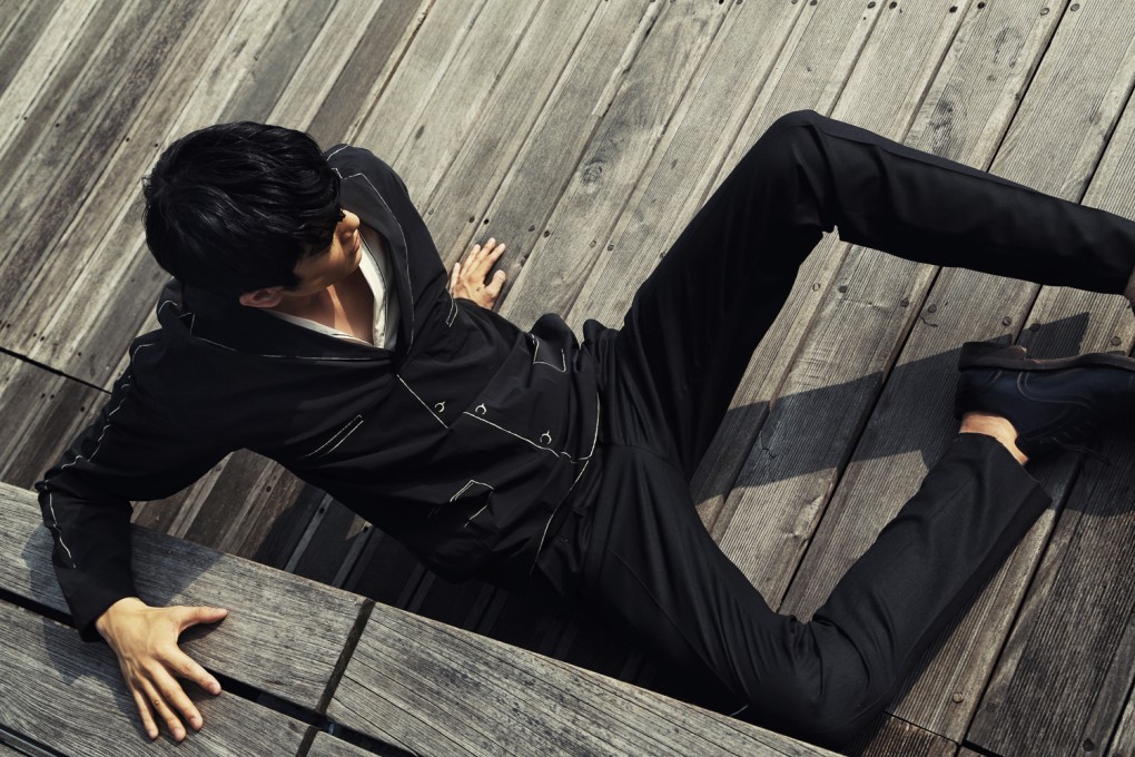 Suit (HK$8,180) and shirt (HK$6,580) by Bottega Veneta. Shoes by Louis Vuitton.