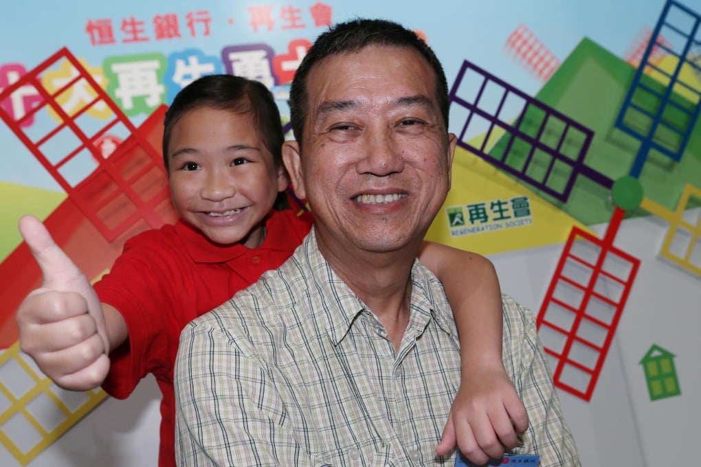 Lam Yi-ning, 12 (left) helped provide encouragement for her teacher, Hung Wai-ming, who was also a cancer sufferer. Photo: K. Y. Cheng