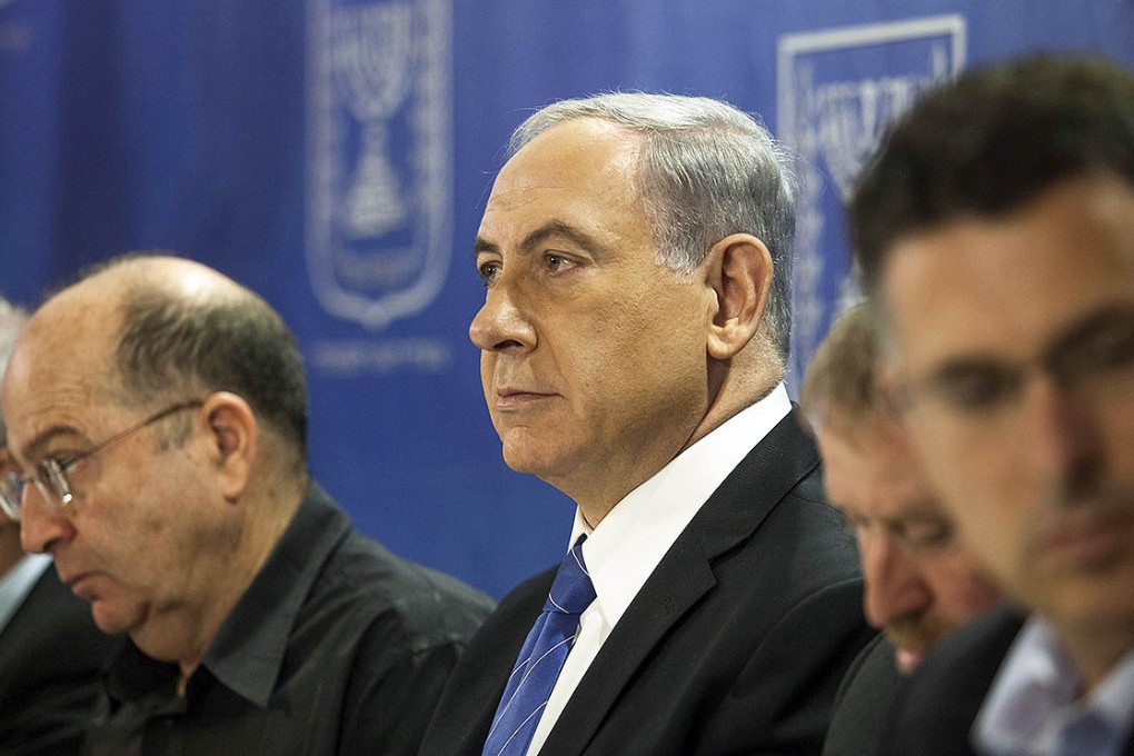 Netanyahu attends a cabinet meeting at the Defense Ministry in Tel Aviv. Photo: EPA