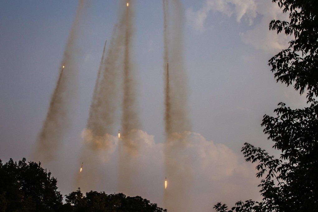 Ukrainian missiles target rebel positions as fighting rages around Donetsk. The West fears greater Russian involvement. Photo: EPA